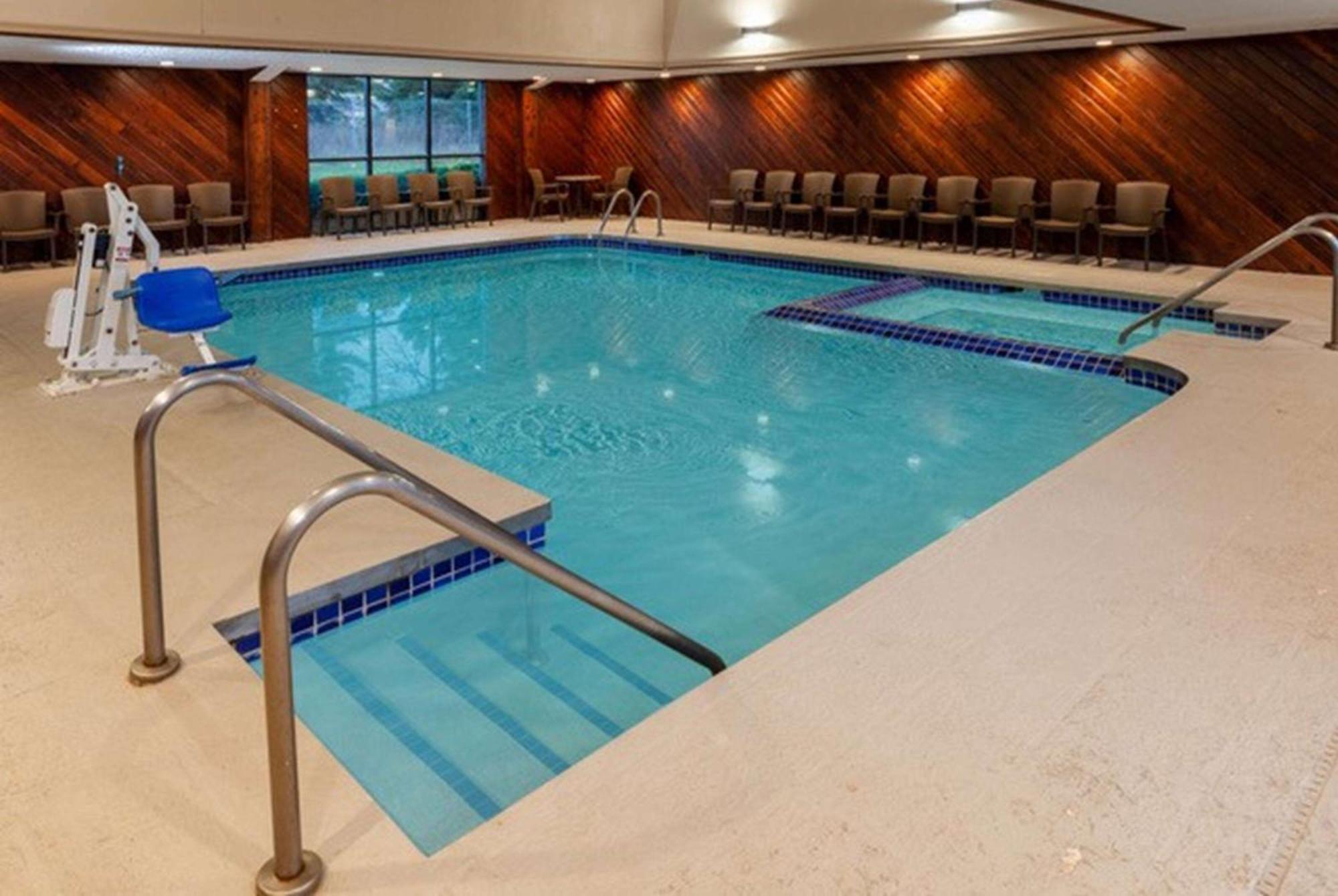 Super 8 By Wyndham Hotel 2*