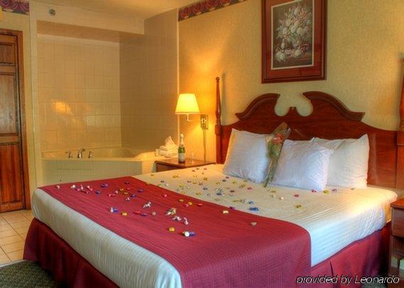 Super 8 By Wyndham Hotel